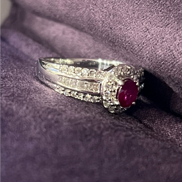 *Like New* EFFY Ruby & Diamond Halo Ring in 14K White Gold Size 7 - Picture 4 of 4
